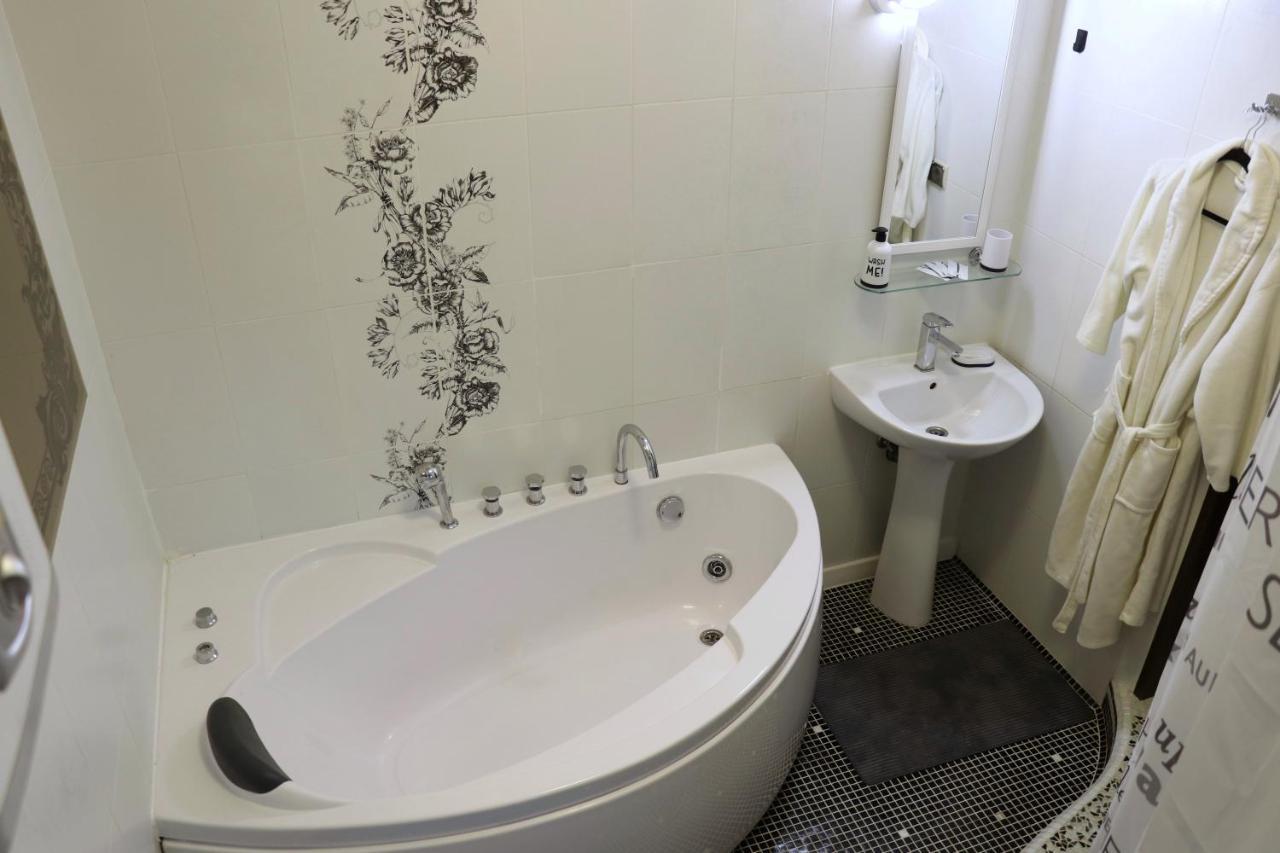 Bogdanov Yar Hotel Kijev Kültér fotó